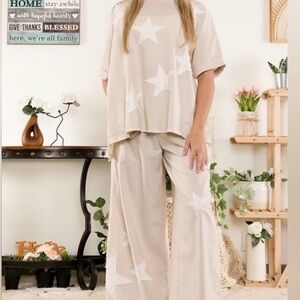 Blue Velvet NWT Star Print Set Top & Bottom